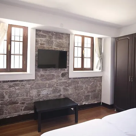 Beyaz Yali Ayvalı